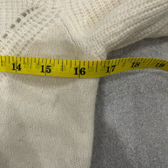 [S]Club Monaco Cream Crew Neck Wool Angora Sweater NWOT - Picture 4 of 7